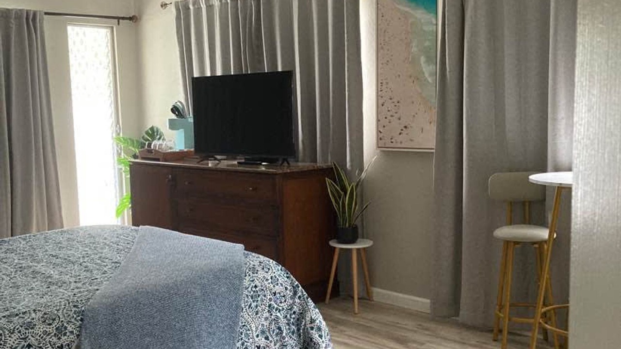 Photo of Others in Kahaluu Bay