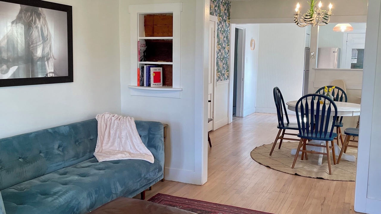 Photo of Livingroom in Cayuga