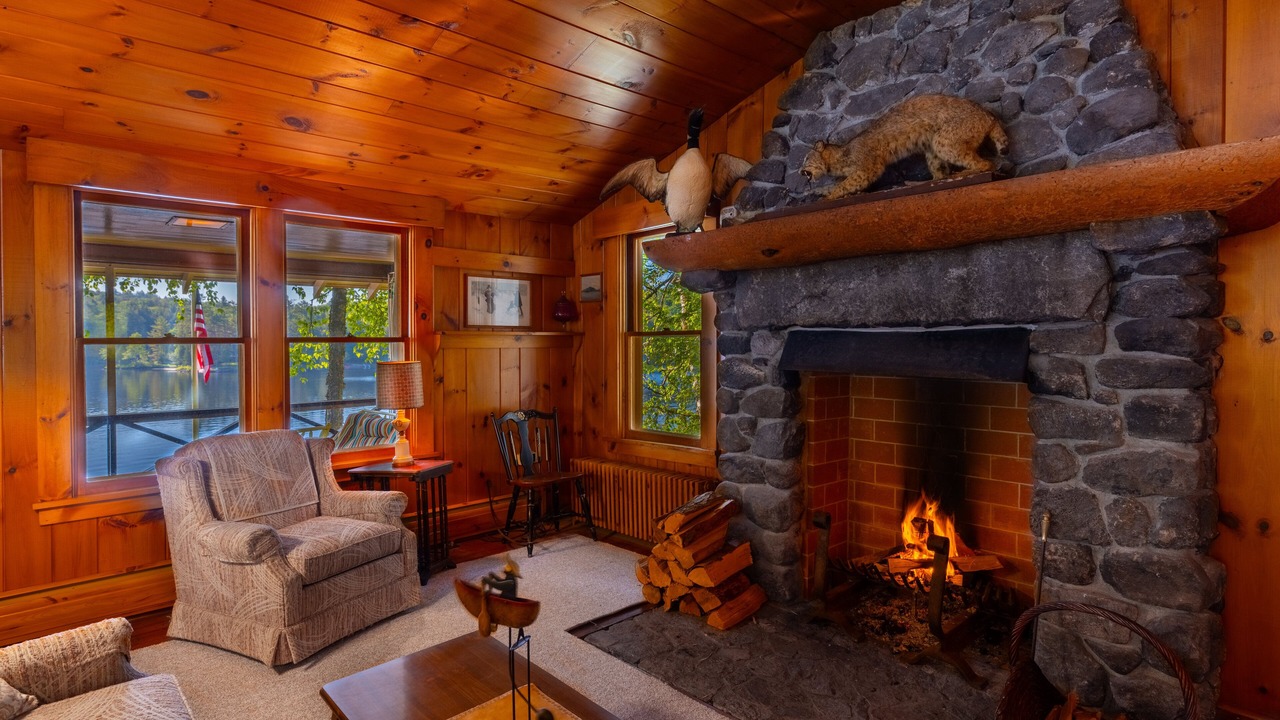 Photo of Livingroom in Long Lake