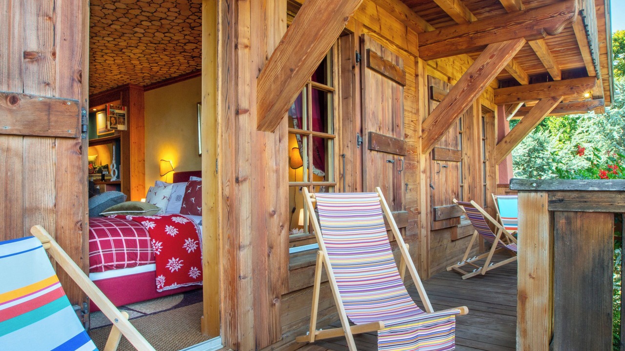 Photo of Bedroom in Demi-Quartier