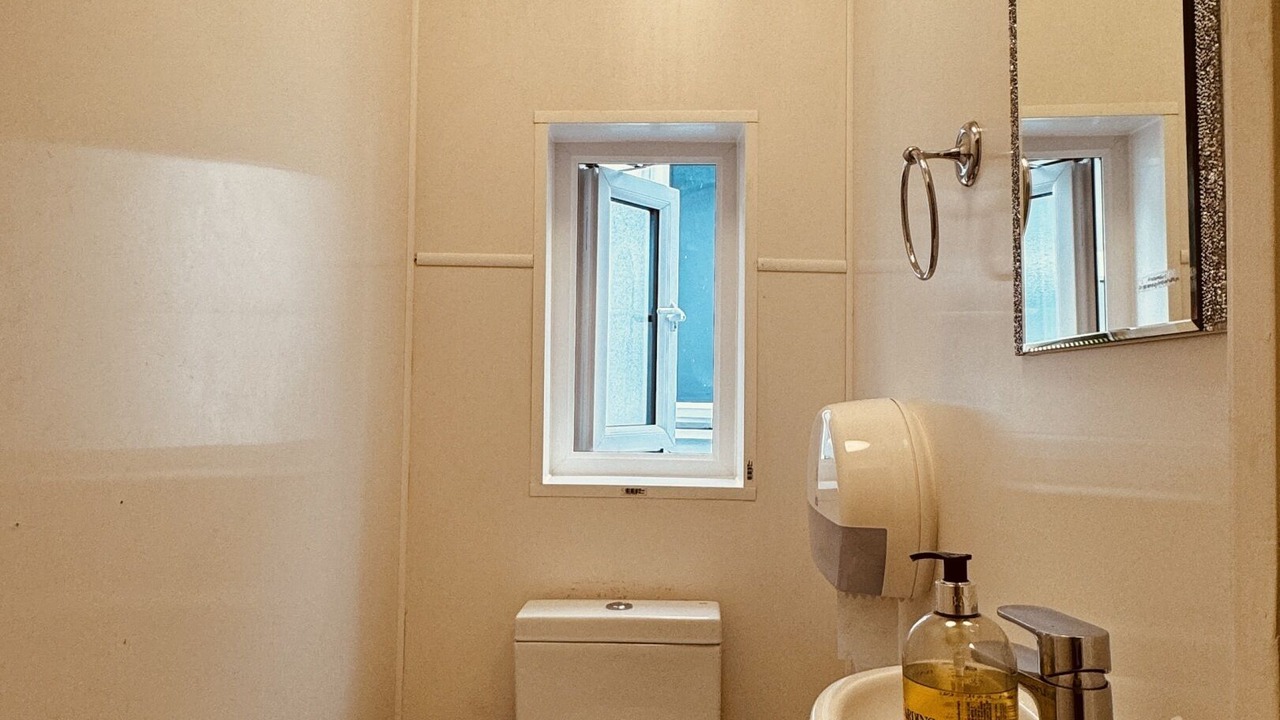 Photo of Bathroom in Heston Central