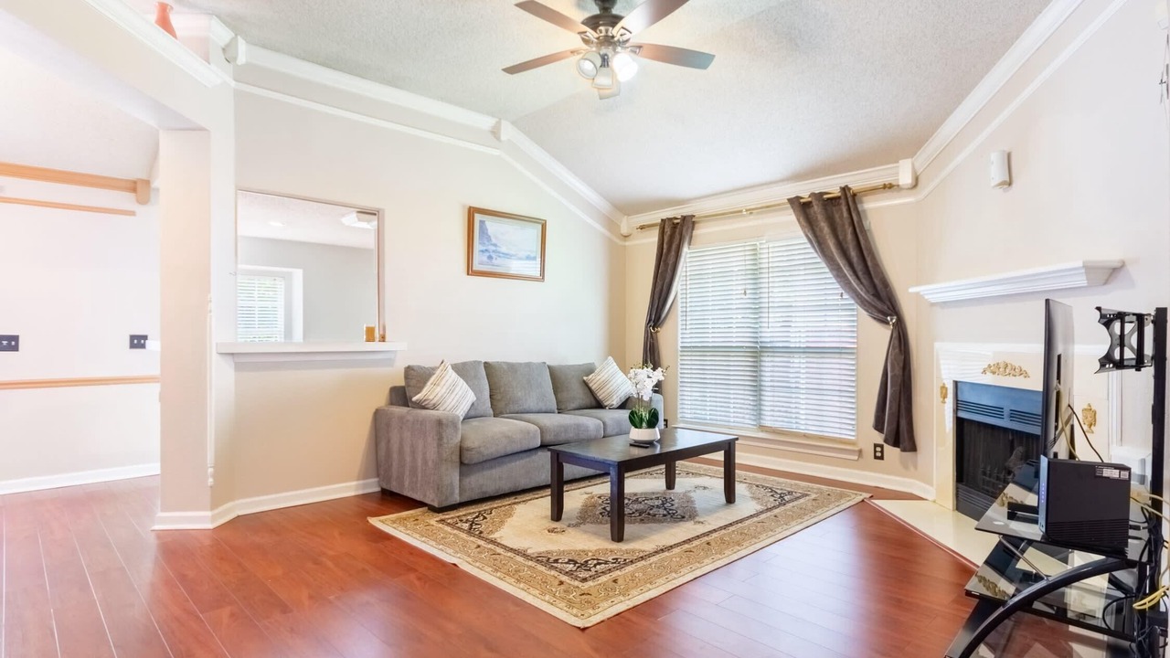 Photo of Livingroom in Antioch