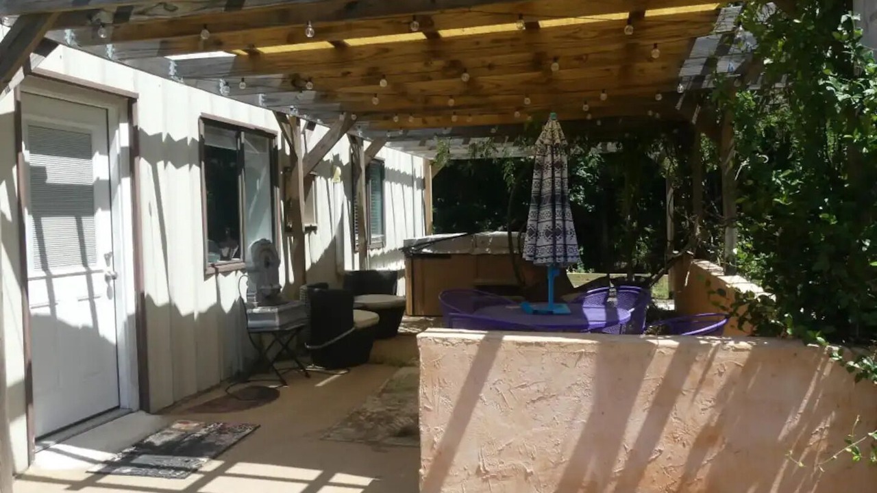 Photo of Outdoor in Larue