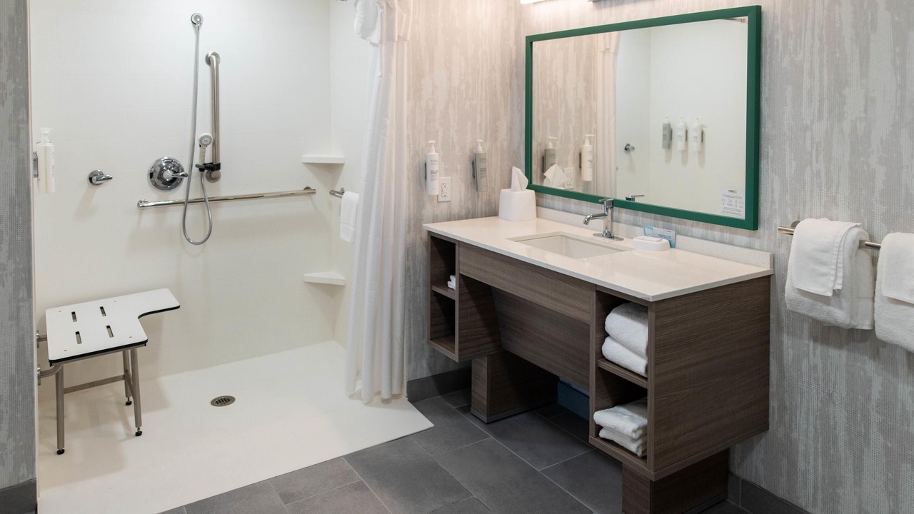 Photo of Bathroom in Effingham