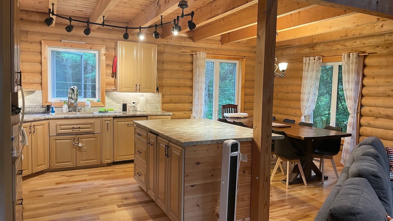 Photo of Kitchen in Algonquin Highlands