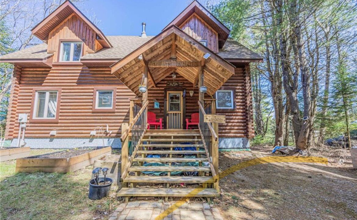 Photo of Outdoor in Algonquin Highlands