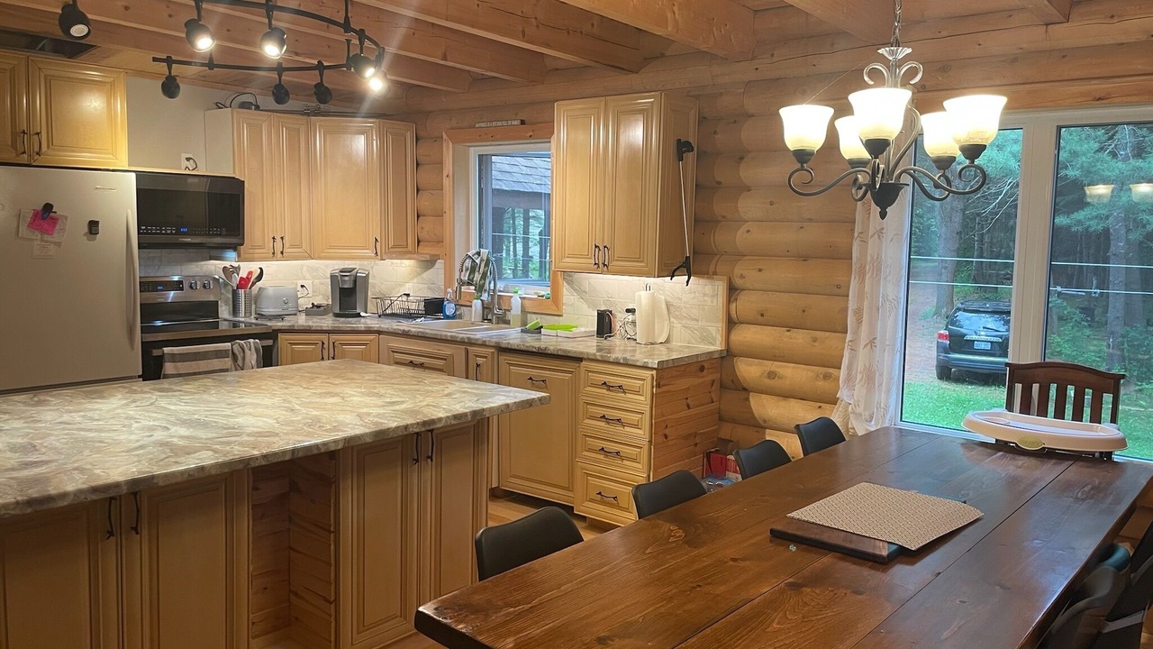 Photo of Kitchen in Algonquin Highlands