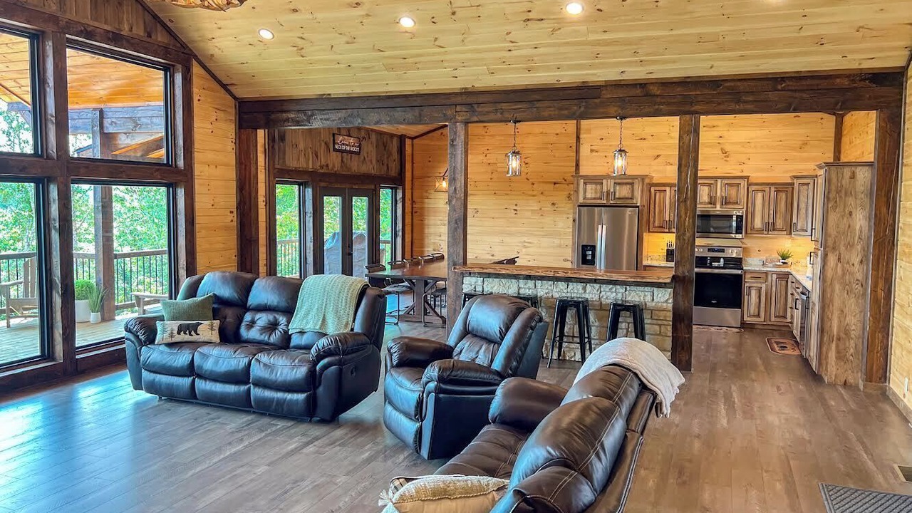 Photo of Livingroom in Van Buren