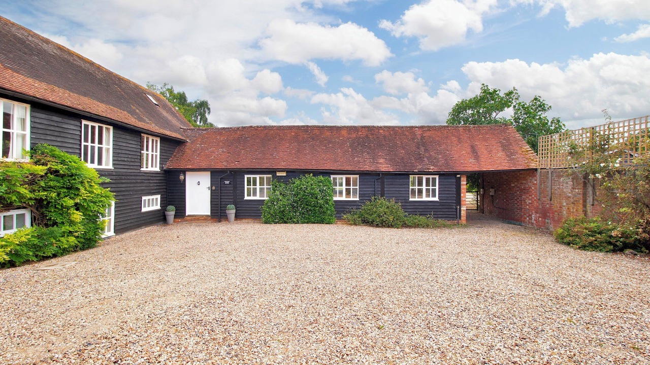 Photo of Outdoor in Leigh