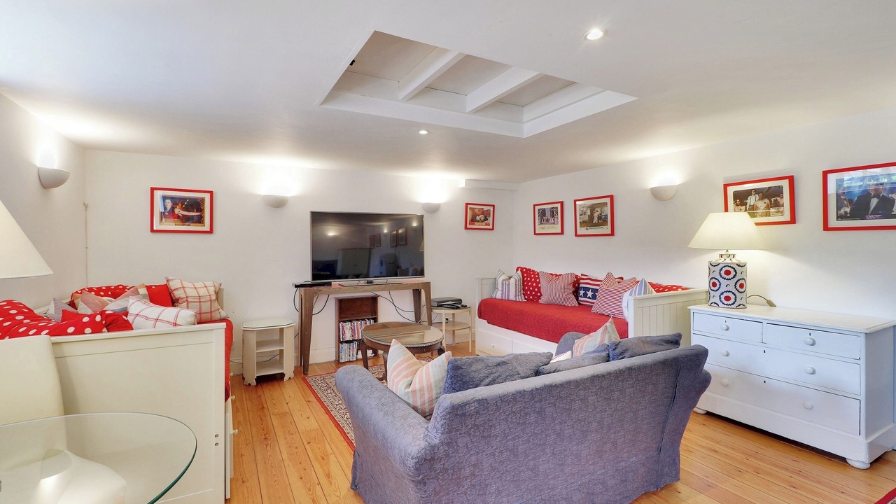 Photo of Livingroom in Leigh