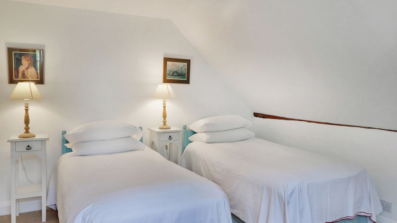 Photo of Others in Leigh