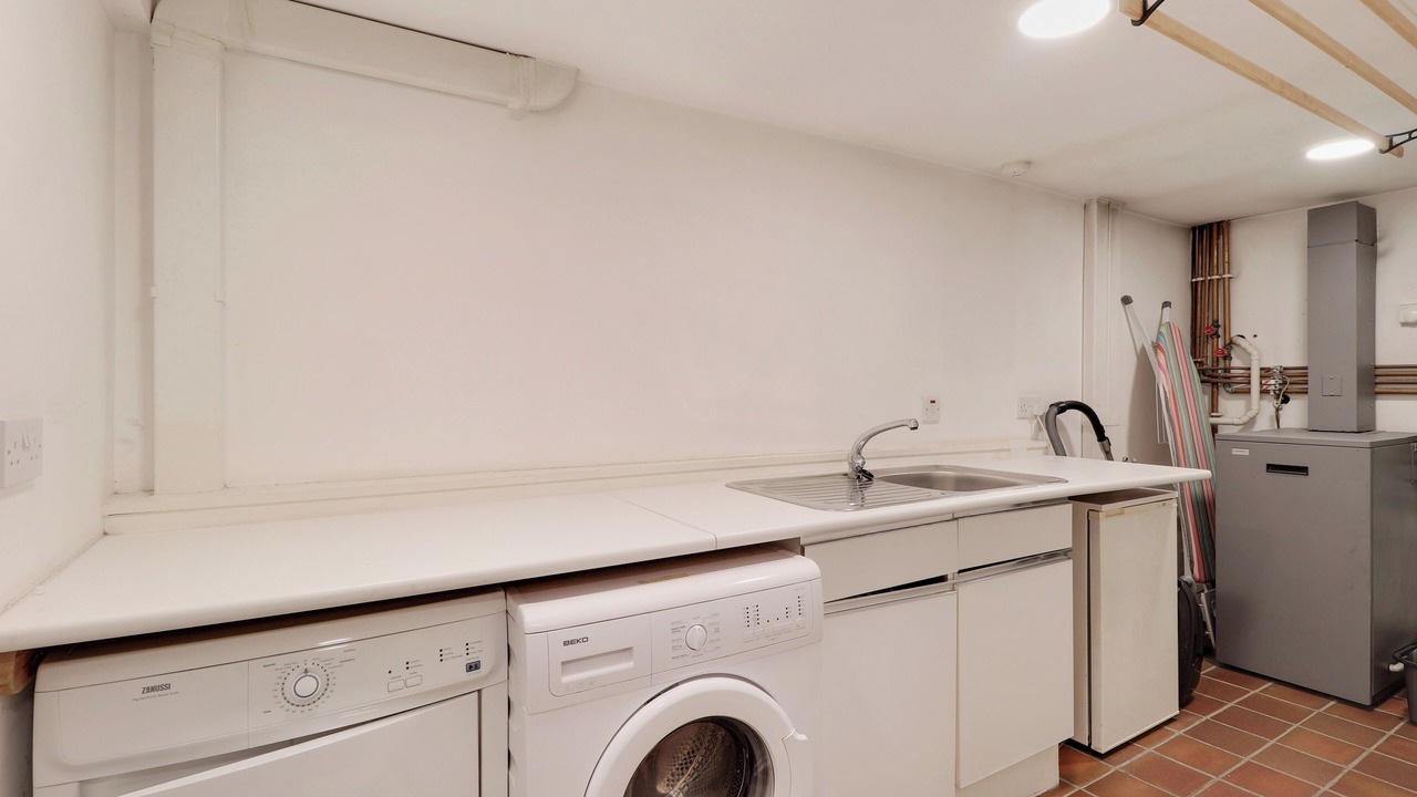 Photo of Others in Leigh