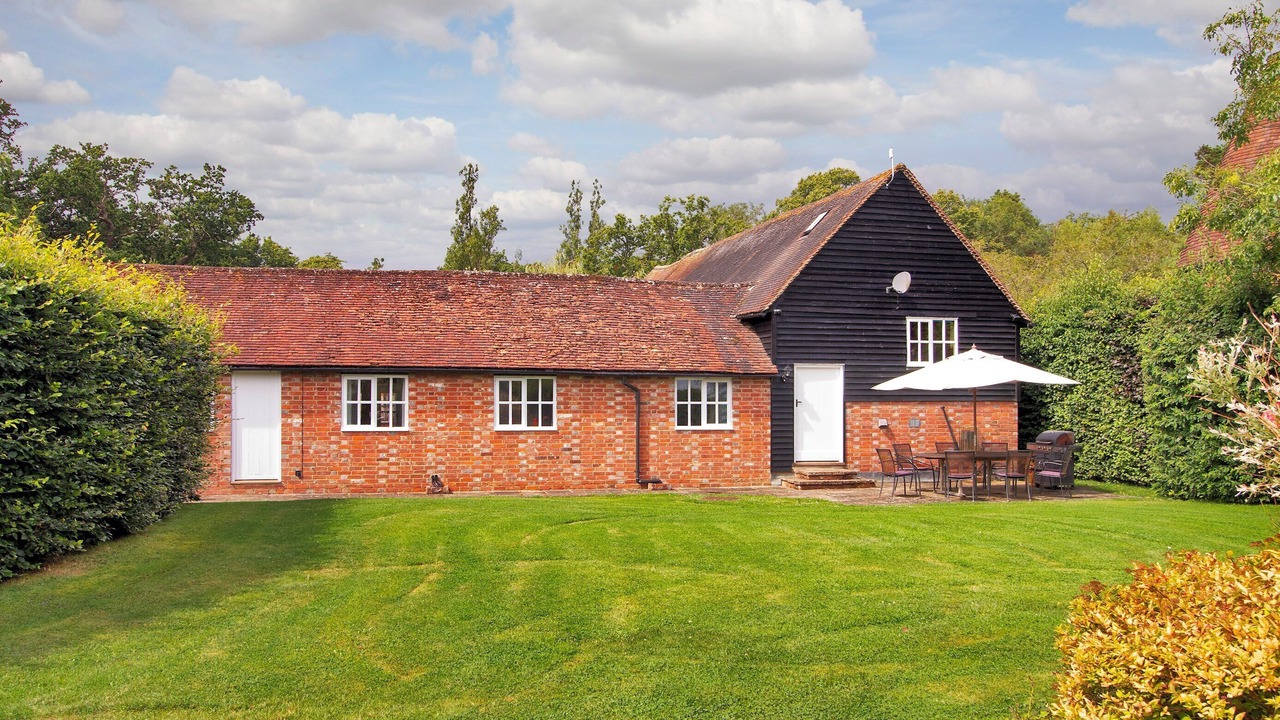 Photo of Outdoor in Leigh