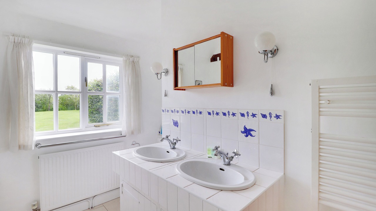 Photo of Others in Leigh