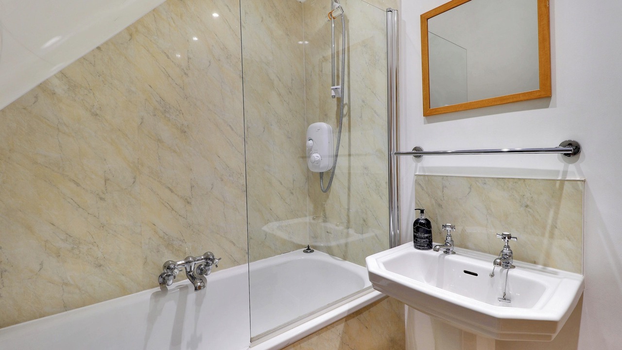 Photo of Others in Leigh