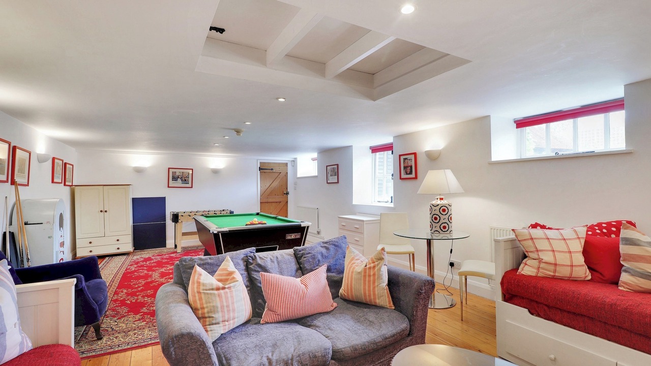 Photo of Livingroom in Leigh