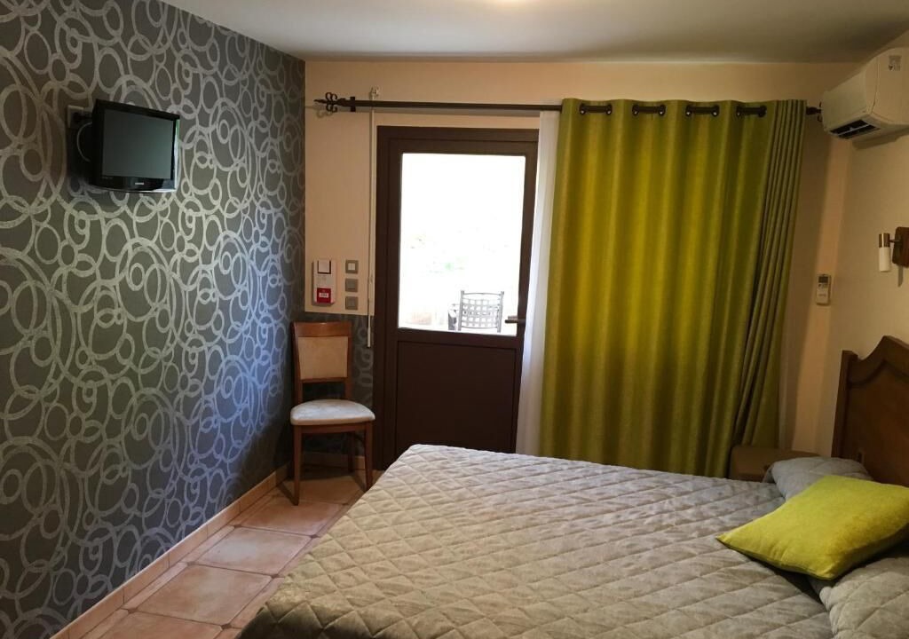 Photo of Others in Mercuer