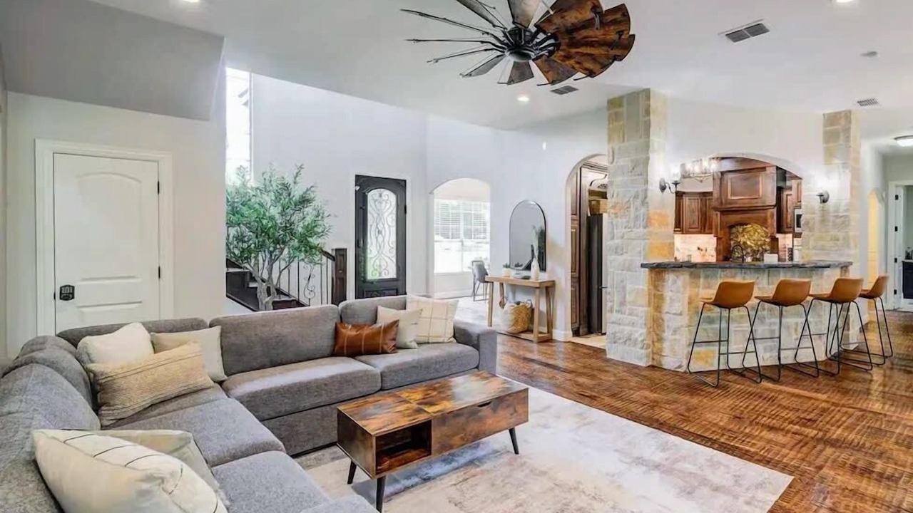 Photo of Livingroom in Shady Shores
