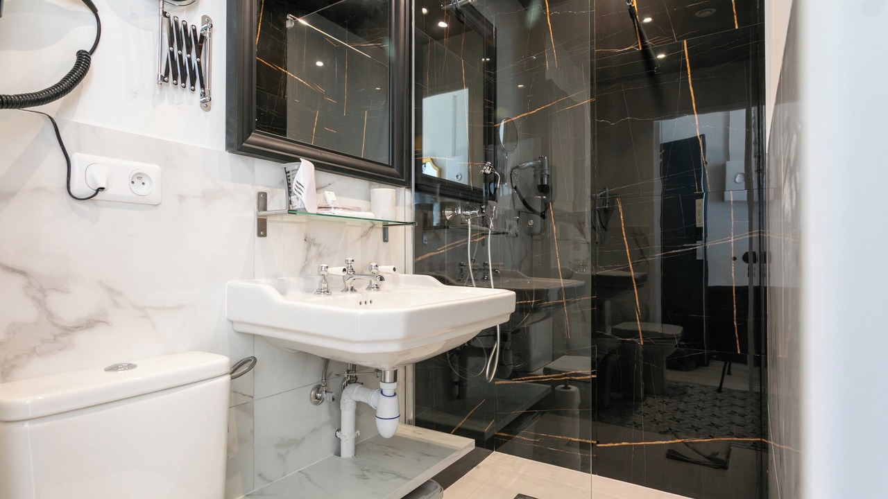 Photo of Bathroom in Saint-Victor