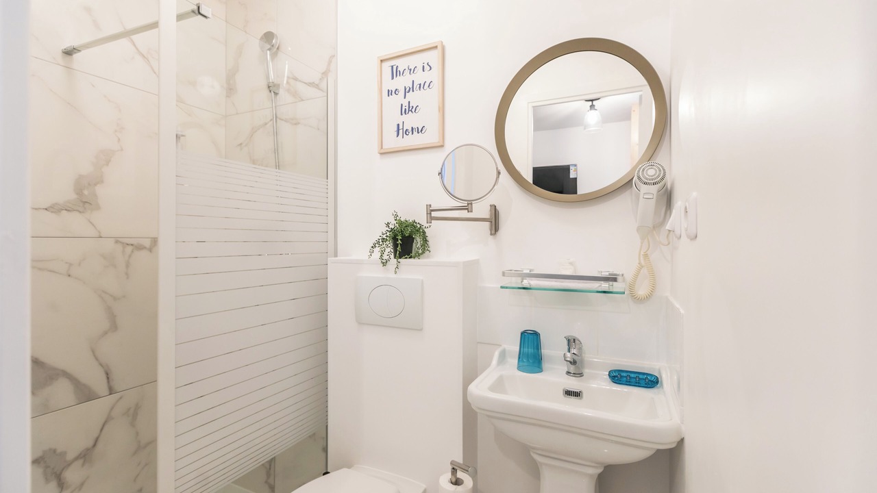 Photo of Bathroom in Arts-et-Metiers