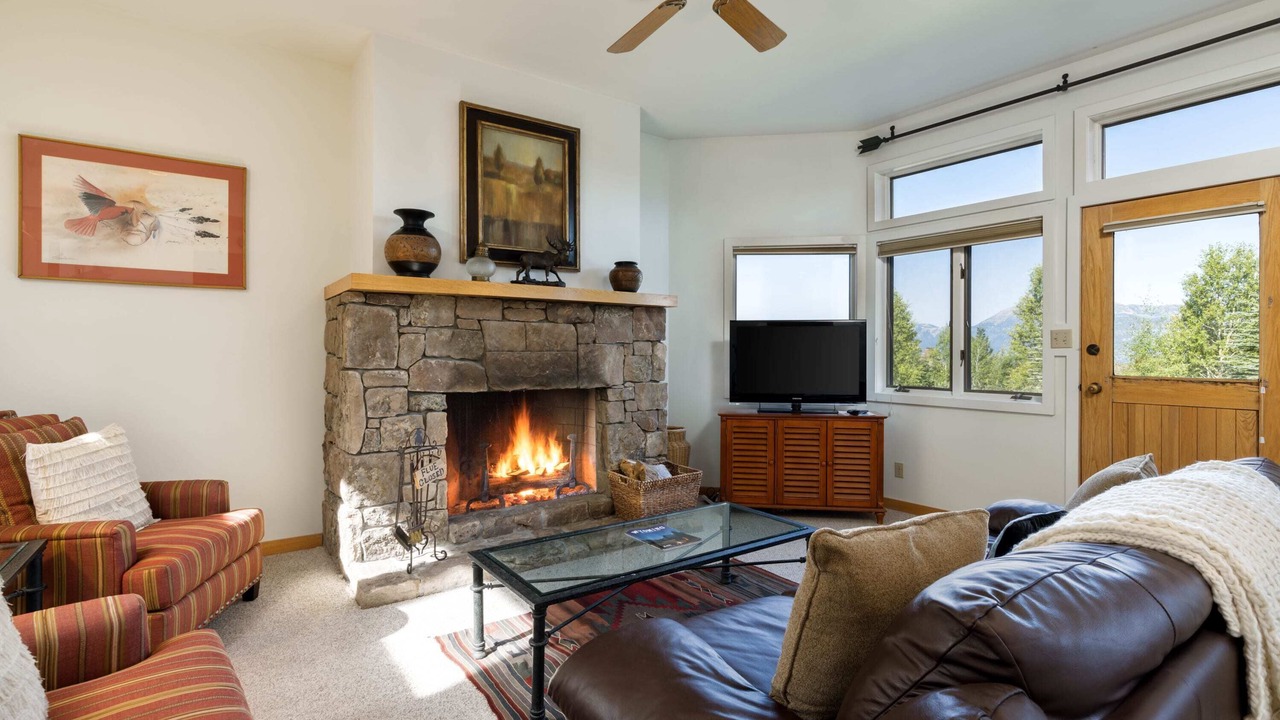 Photo of Livingroom in Spring Creek Ranch