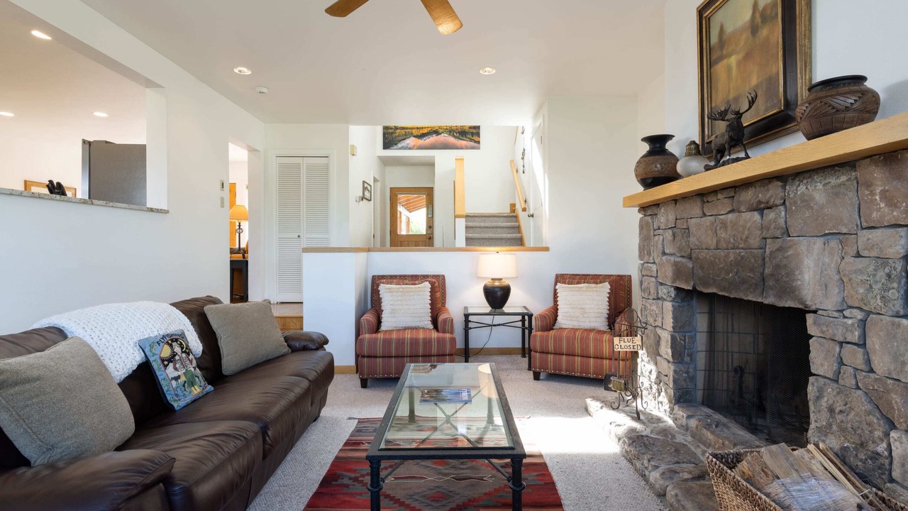 Photo of Livingroom in Spring Creek Ranch