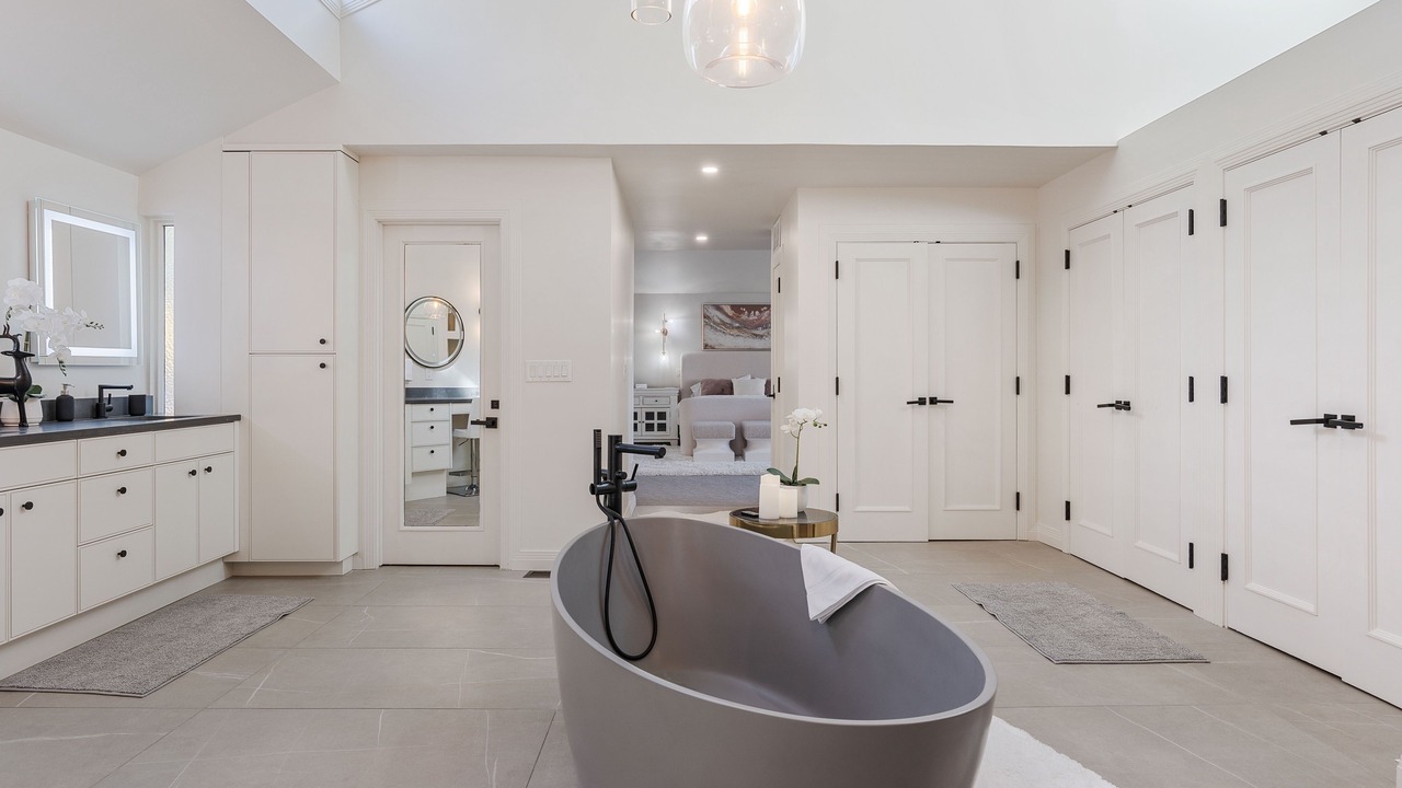 Photo of Bathroom in Olympus Cove