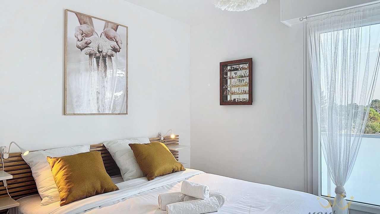 Photo of Others in Le Home