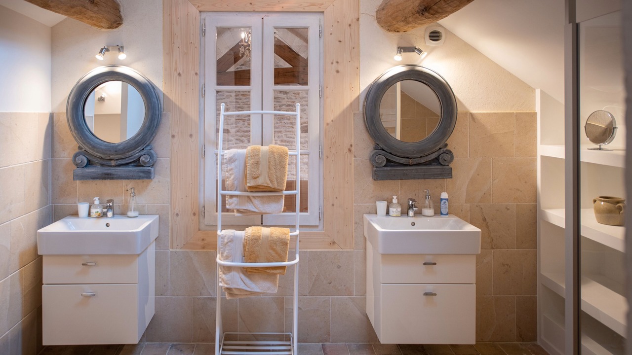 Photo of Bathroom in Meursault