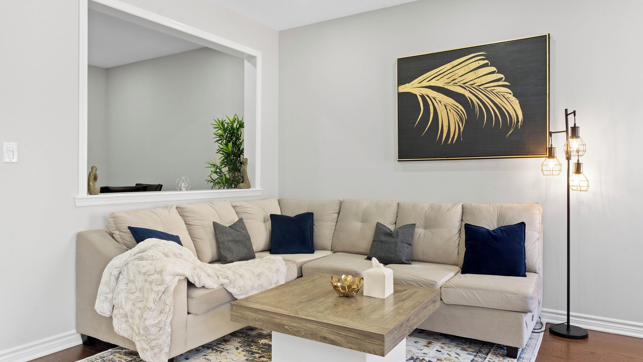 Photo of Livingroom in Milton