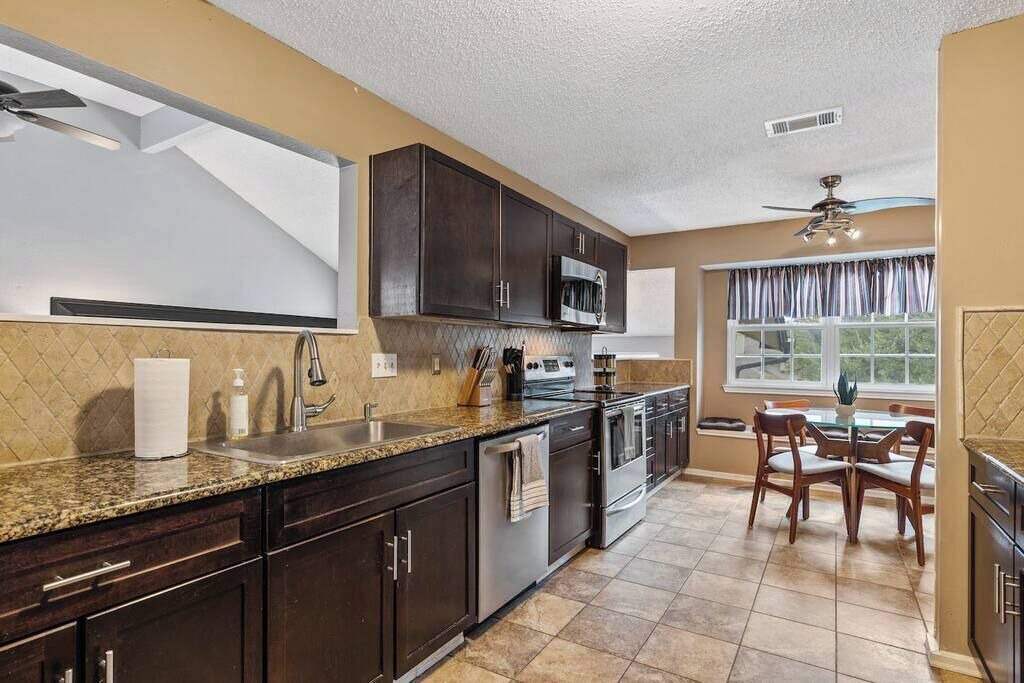 Photo of Kitchen in North Central Carrollton