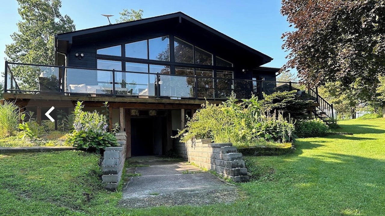 Photo of Outdoor in Howe Island