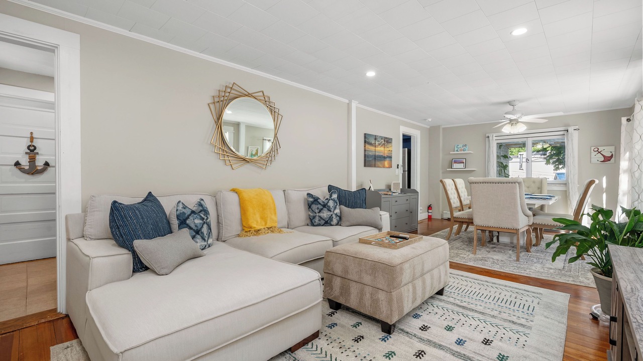 Photo of Livingroom in Sagamore