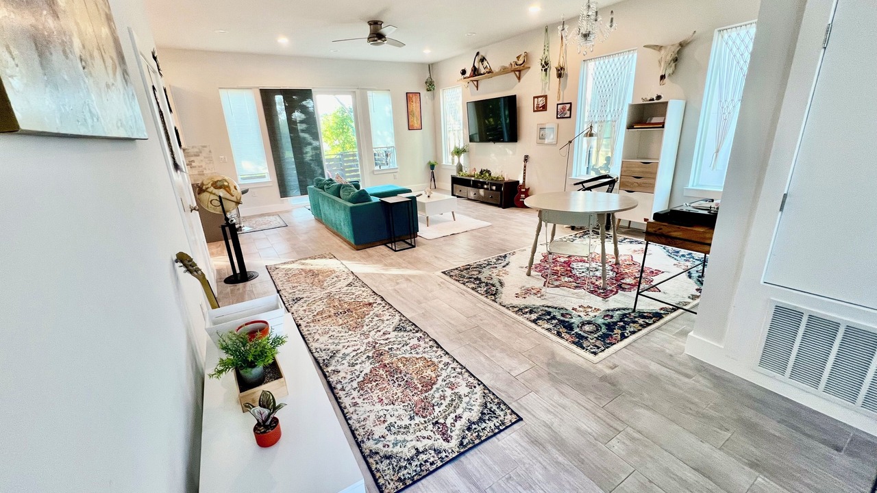Photo of Livingroom in East MLK