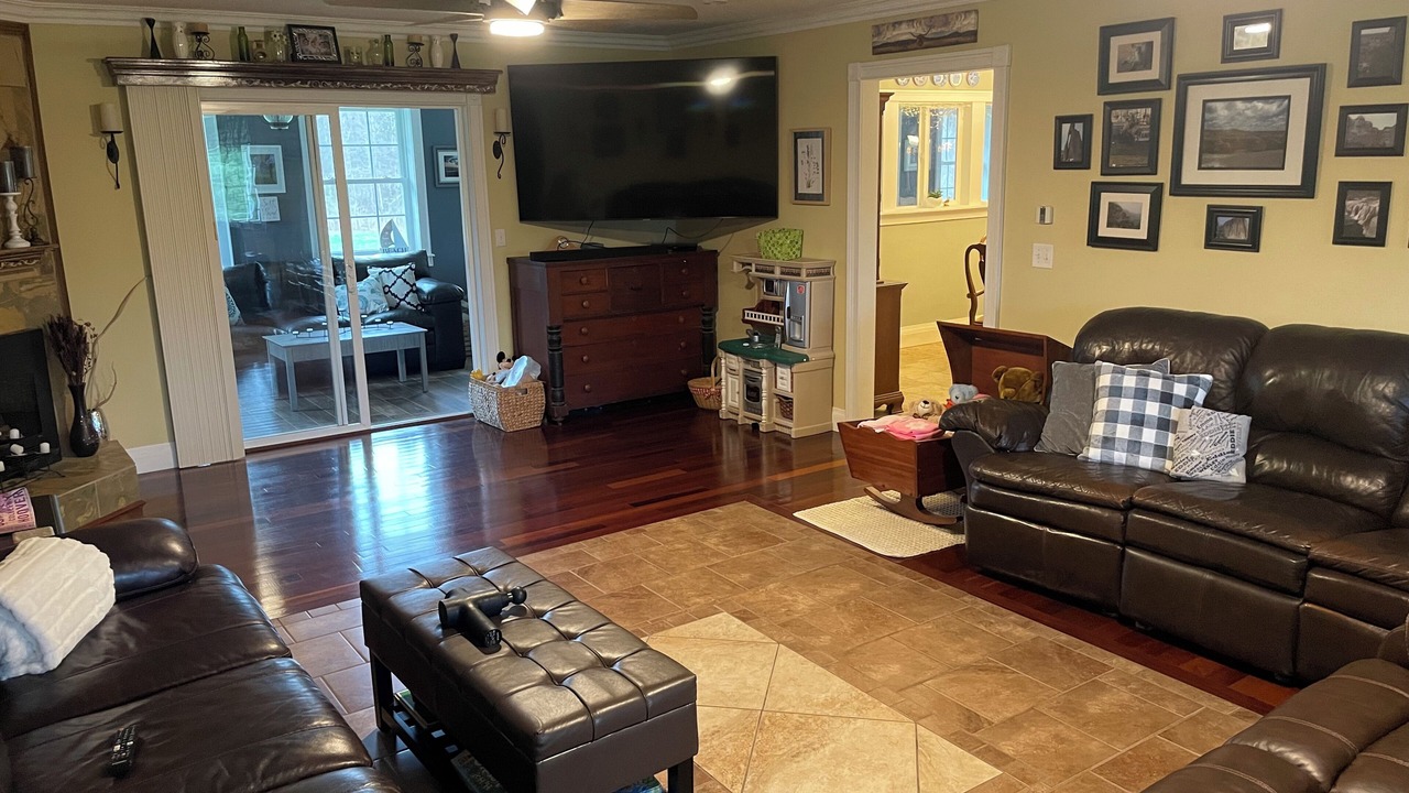 Photo of Livingroom in Canton