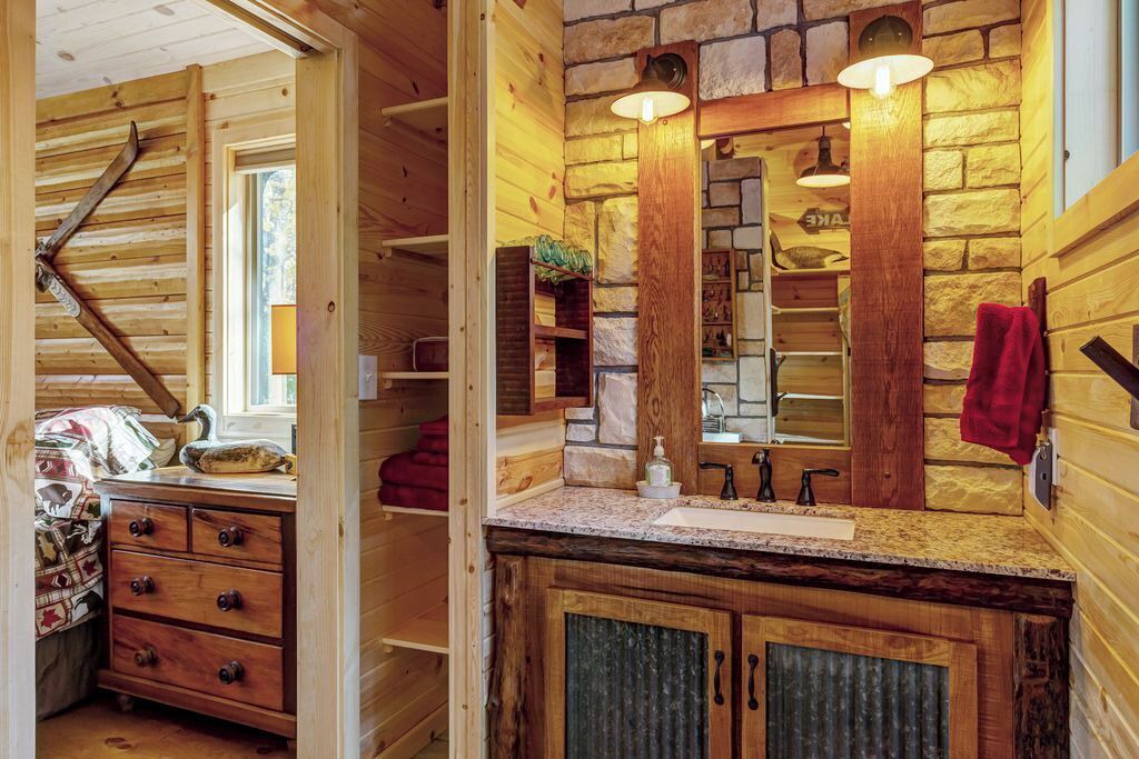 Photo of Bathroom in Innsbrook