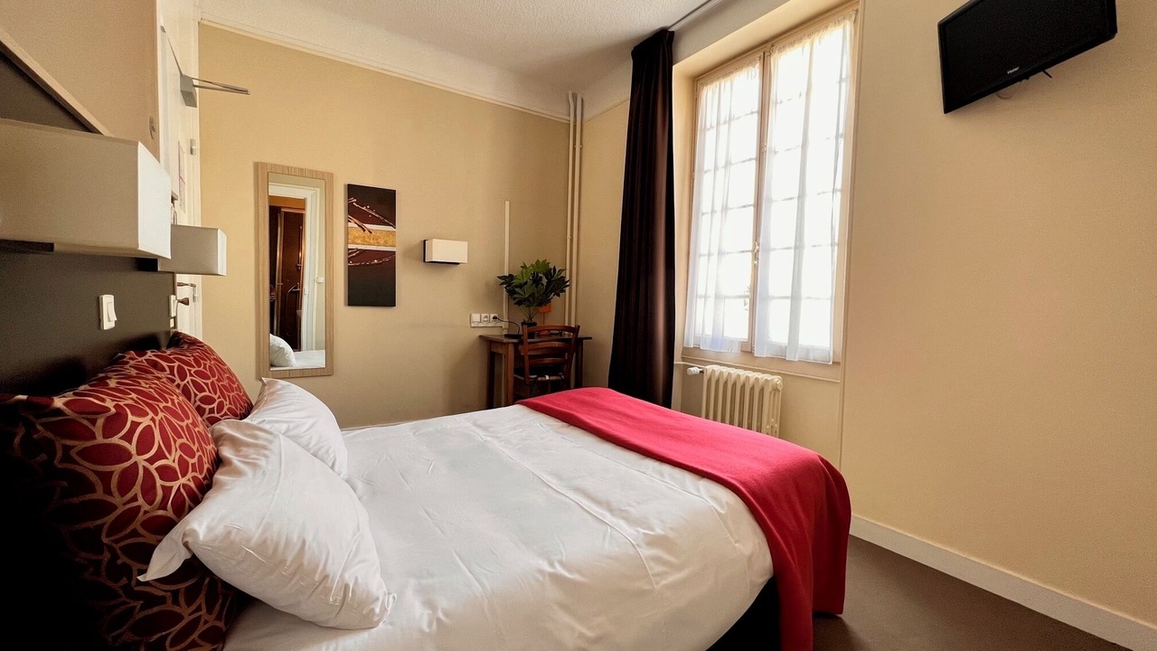 Photo of Others in Vivoin