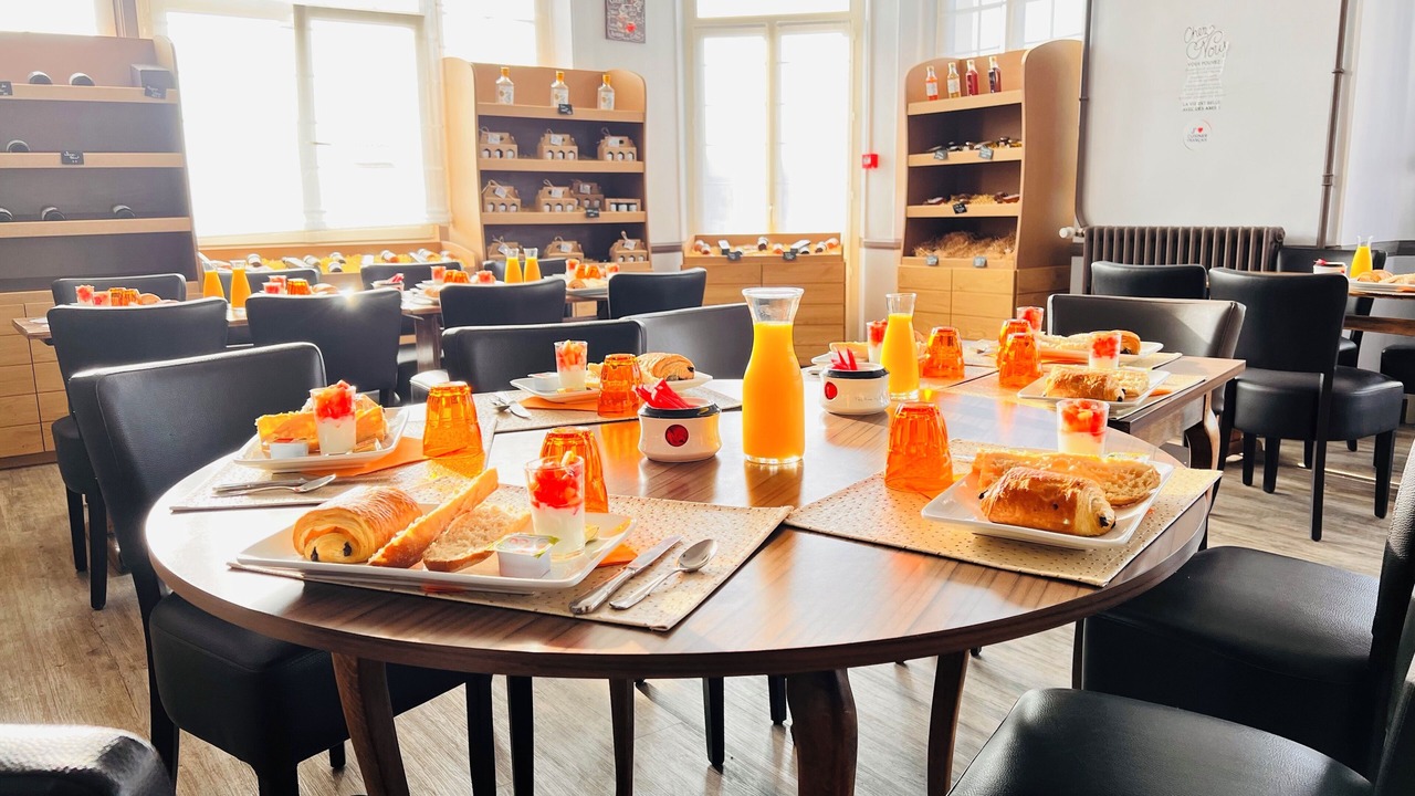 Photo of Others in Vivoin