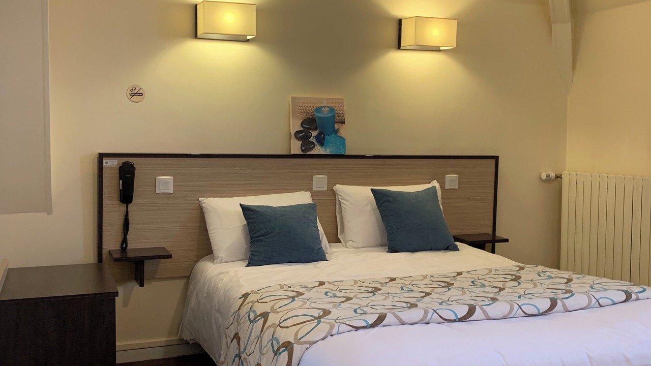 Photo of Others in Vivoin