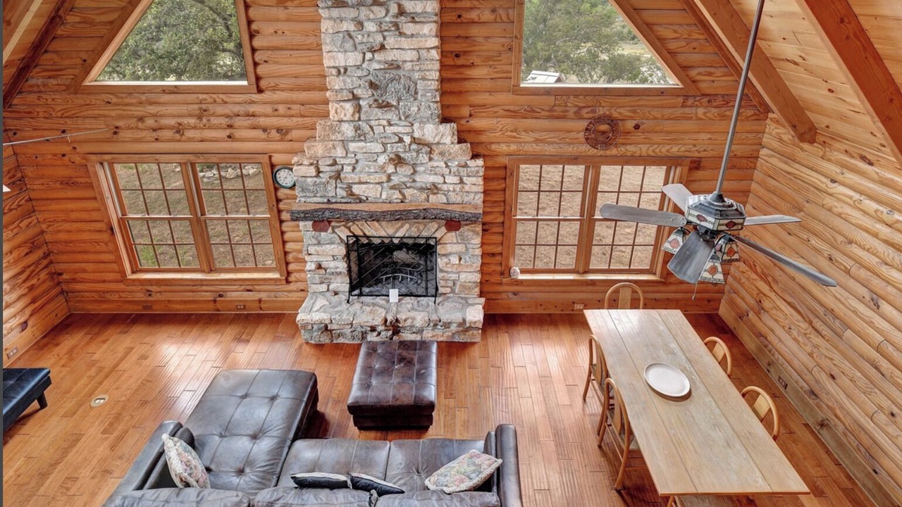 Photo of Livingroom in Burnet