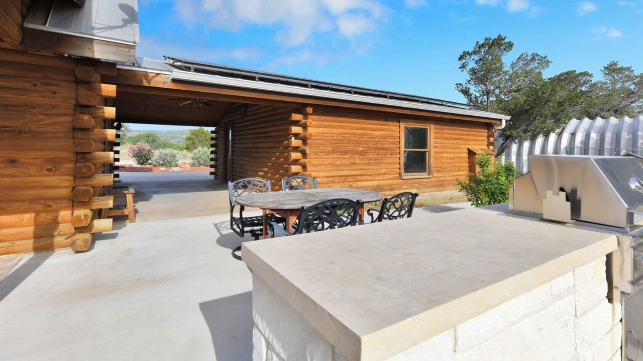 Photo of Patio Balcony in Burnet