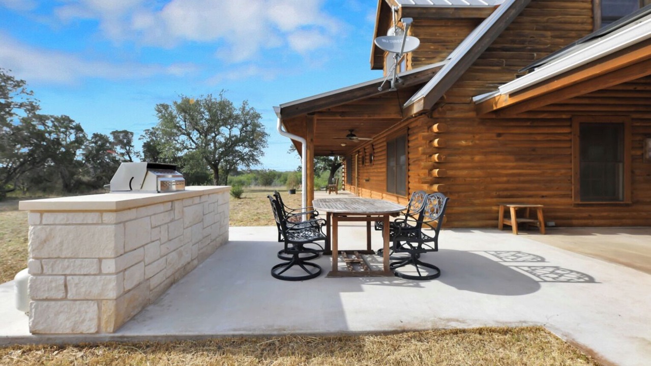 Photo of Patio Balcony in Burnet
