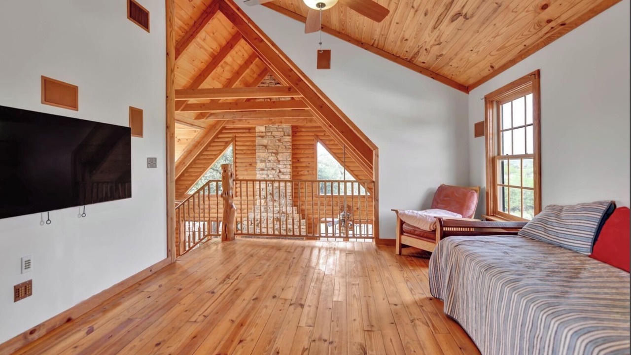 Photo of Livingroom in Burnet