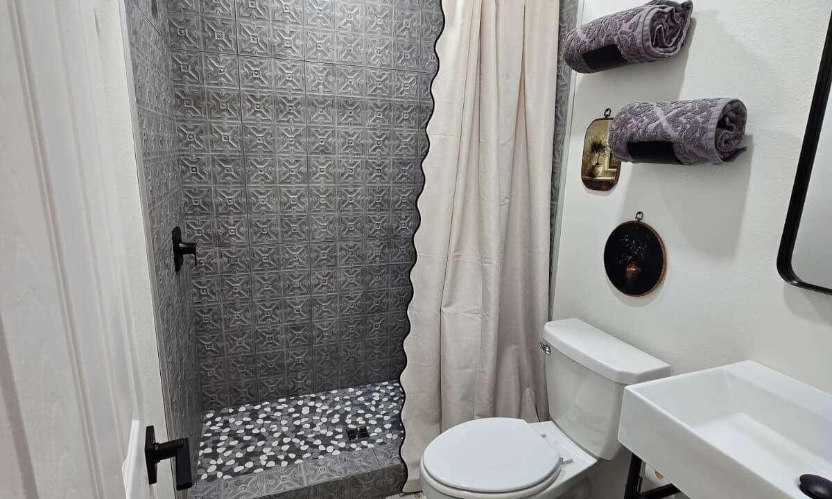 Photo of Bathroom in Seymour