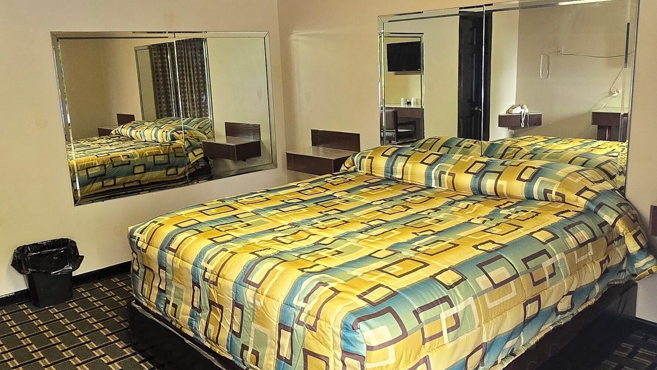 Photo of Bedroom in Redford