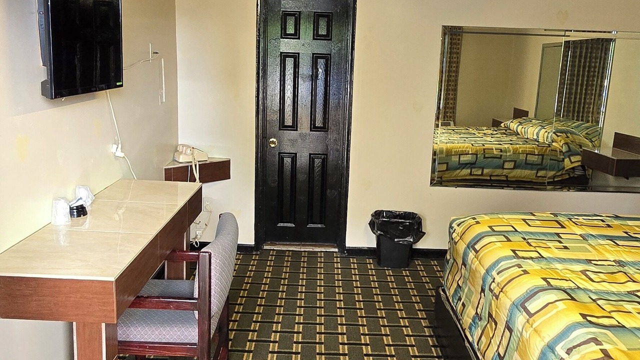 Photo of Bedroom in Redford