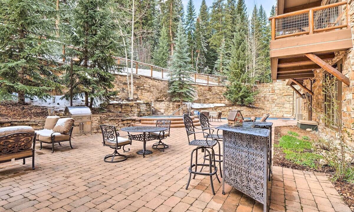 Photo of Outdoor in River Run