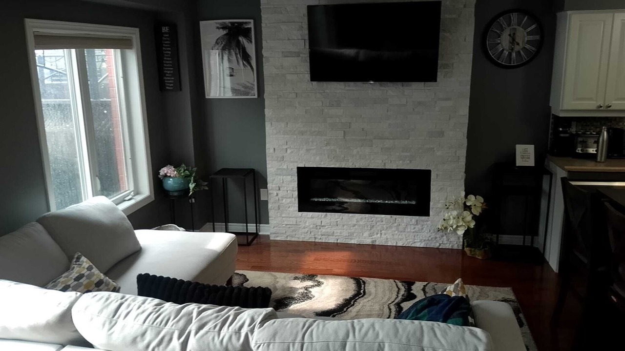 Photo of Livingroom in Brantford