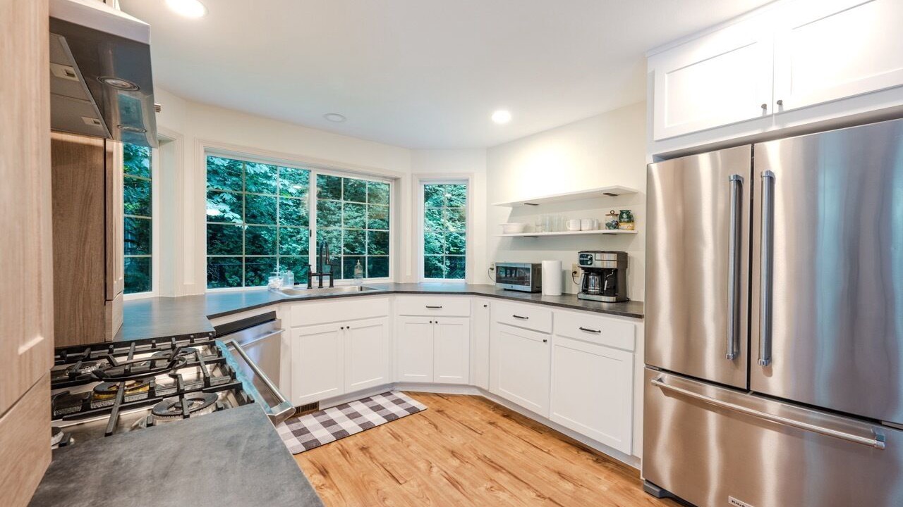 Photo of Kitchen in Cottage Lake