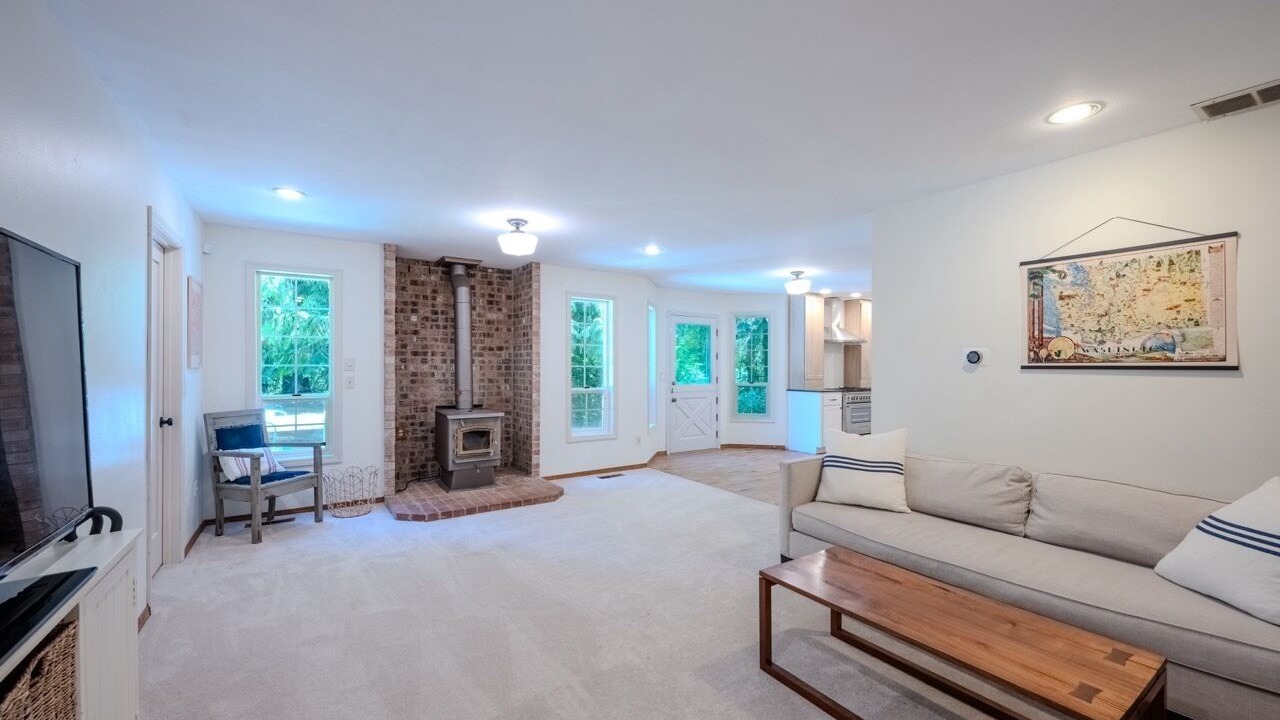 Photo of Livingroom in Cottage Lake